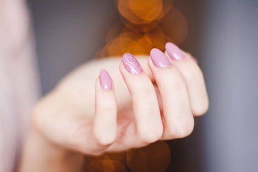 23 Bubble Bath Manicure Ideas That Showcase ...